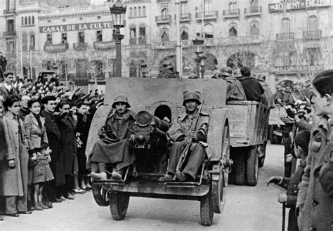 El Golpe de Estado de 1936 en España: Una Crisis Política que Abrió las Puertas al Horror de la Guerra Civil